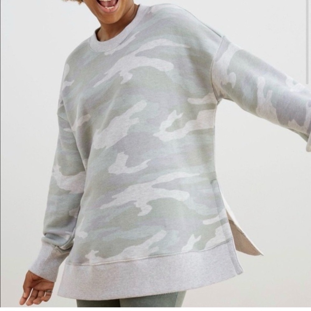 Aerie Women's Gray and Camouflage Sweater